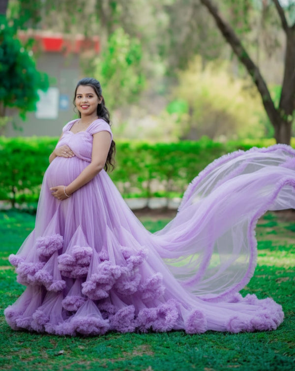 Elegant Maternity Gown – Embrace Comfort & Style