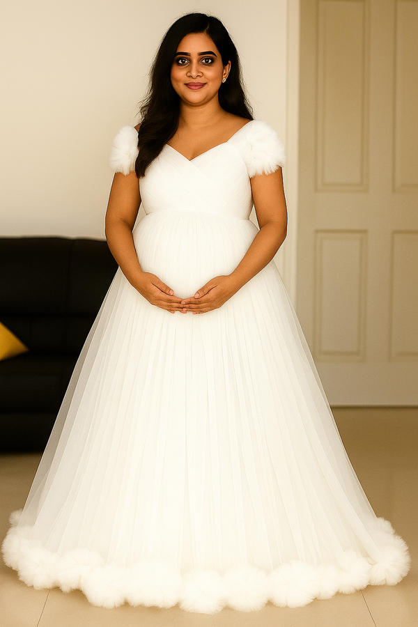 Elegant Maternity Gown – Embrace Comfort Style